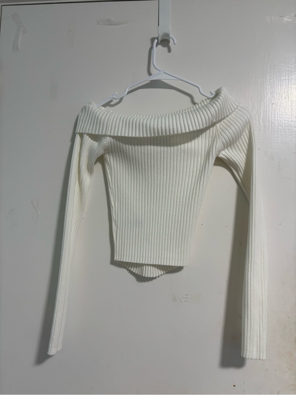 Edikted Off-Shoulder Ribbed Long Sleeve Top in White
